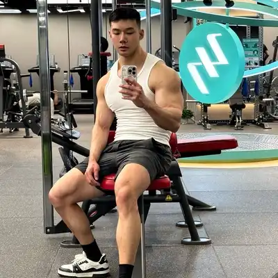 崔一